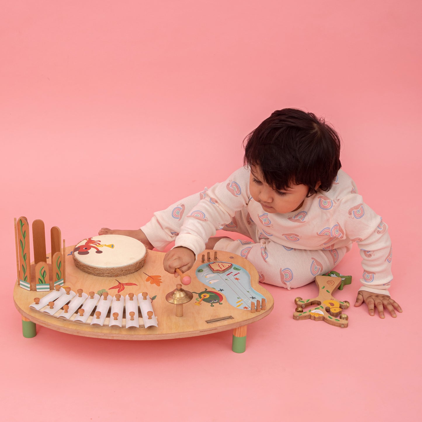 Happy Feet Musical Table